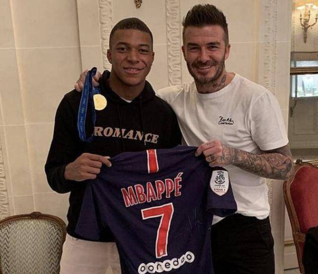 波媒：佛罗伦萨有意斯佩齐亚的波兰国脚维希涅夫斯基（波兰媒体：佛罗伦萨有意引进斯佩齐亚后卫维希涅夫斯基）