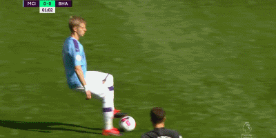 欧冠战报：孔德双响，克瑙夫破门，巴塞罗那2-1法兰克福（欧冠简报：孔德梅开二度，克瑙夫建功，巴塞罗那2-1力克法兰克福）