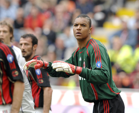 什琴斯尼哥哥：我弟更愿意坐板凳，需要他时再出场帮忙（什琴斯尼兄长：弟弟更乐意先坐替补，关键时刻再出场帮忙）