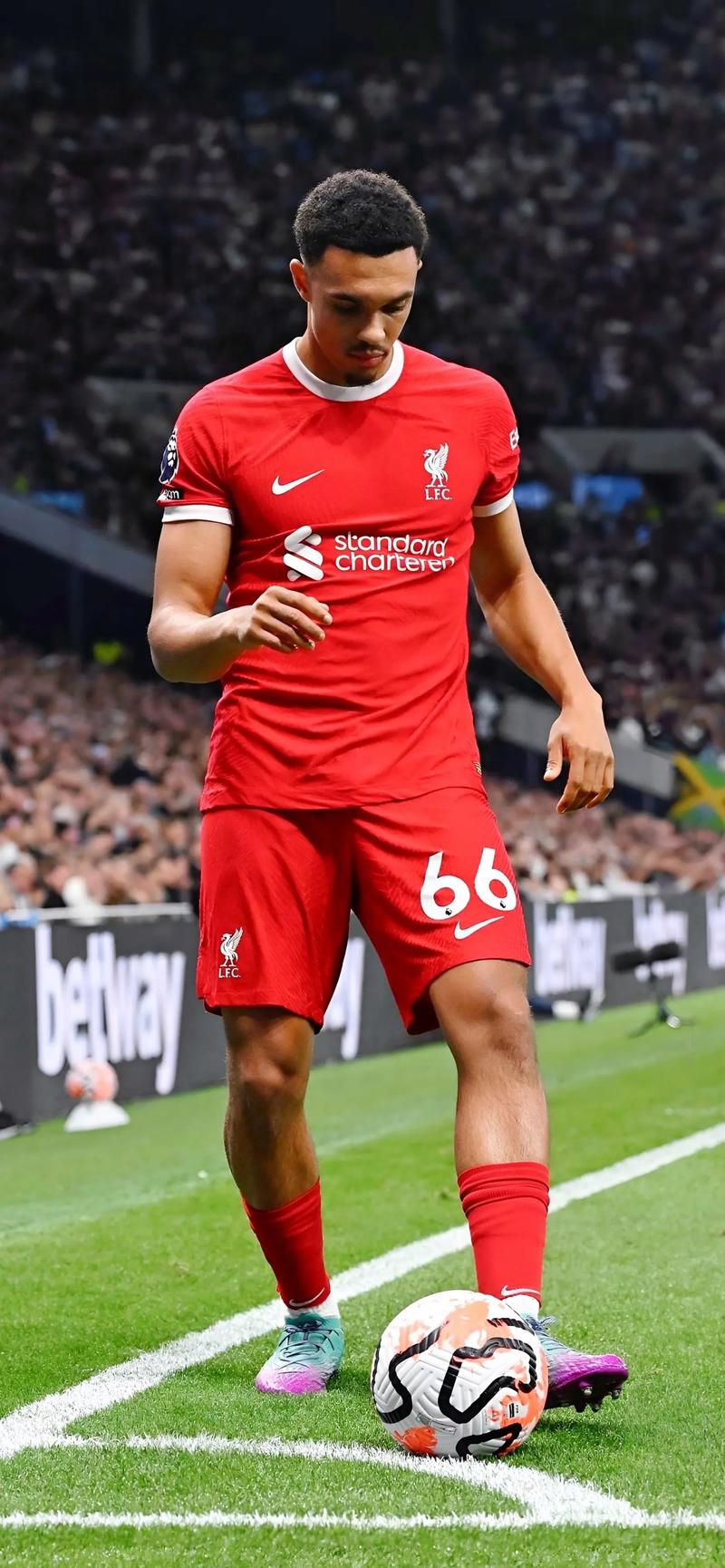 记者：前国门李雷雷有望接替杨智，担任青岛西海岸守门员教练（媒体称前国门李雷雷或将接班杨智，出任青岛西海岸门将教练）