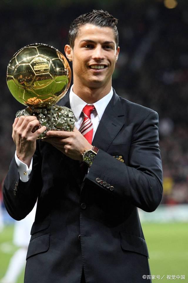 德甲最新积分战报 多特6轮不败稳居第3 差拜仁9分（德甲积分榜更新：多特近6轮不败稳居第三，落后拜仁9分）