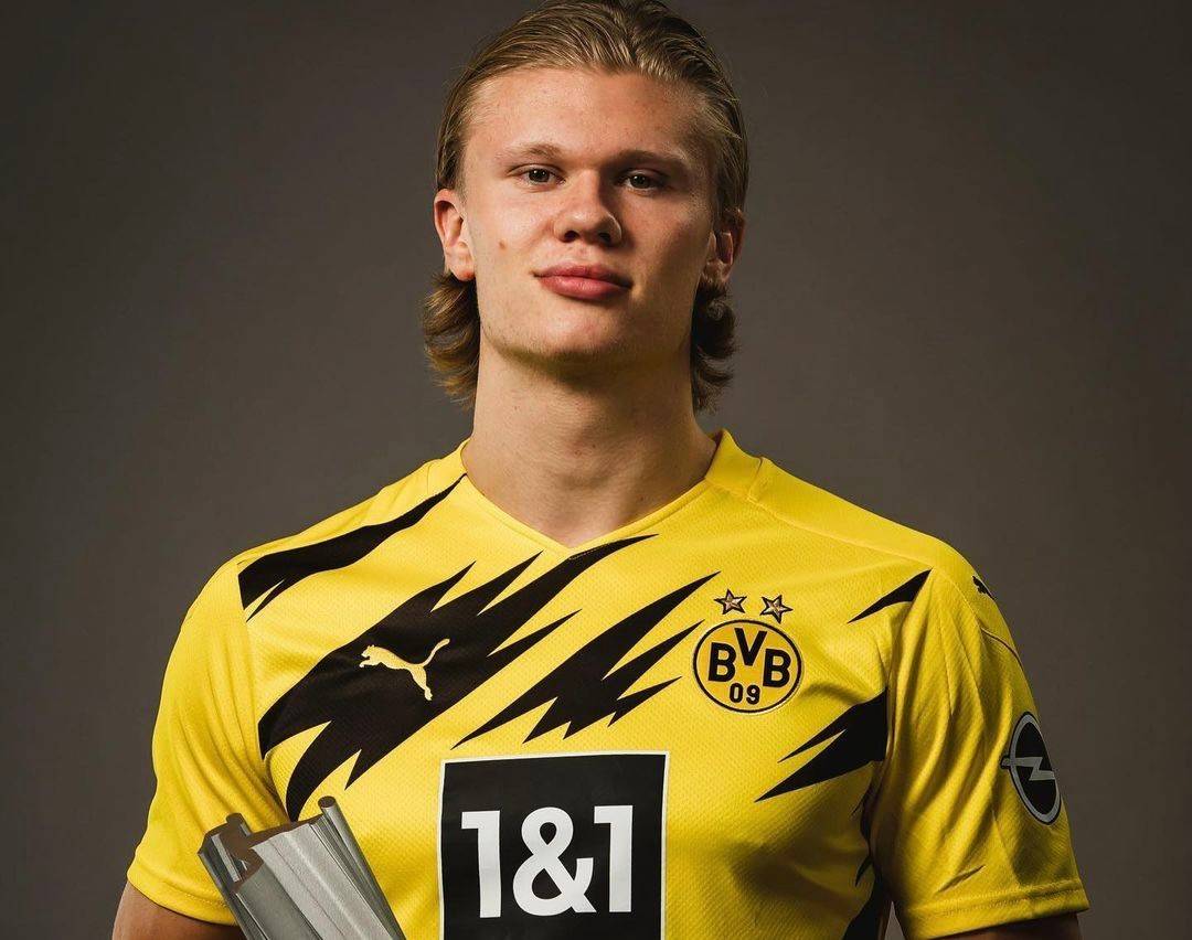 穆帅：今天胜利的功劳属于球员们，要说谁比谁更好是不公平的（穆里尼奥：这场胜利归功于全体球员，评比谁更出色并不公平）