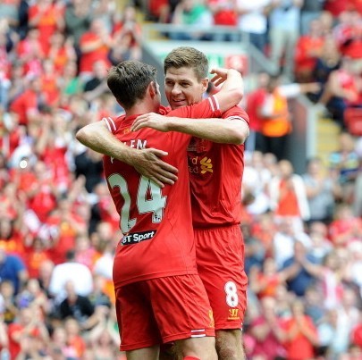 半场战报：比利亚雷亚尔1-1马略卡，赫拉德-莫雷诺建功，萨穆-科斯塔破门（半场：比利亚雷亚尔与马略卡1-1，赫拉德-莫雷诺与萨穆-科斯塔各入一球）