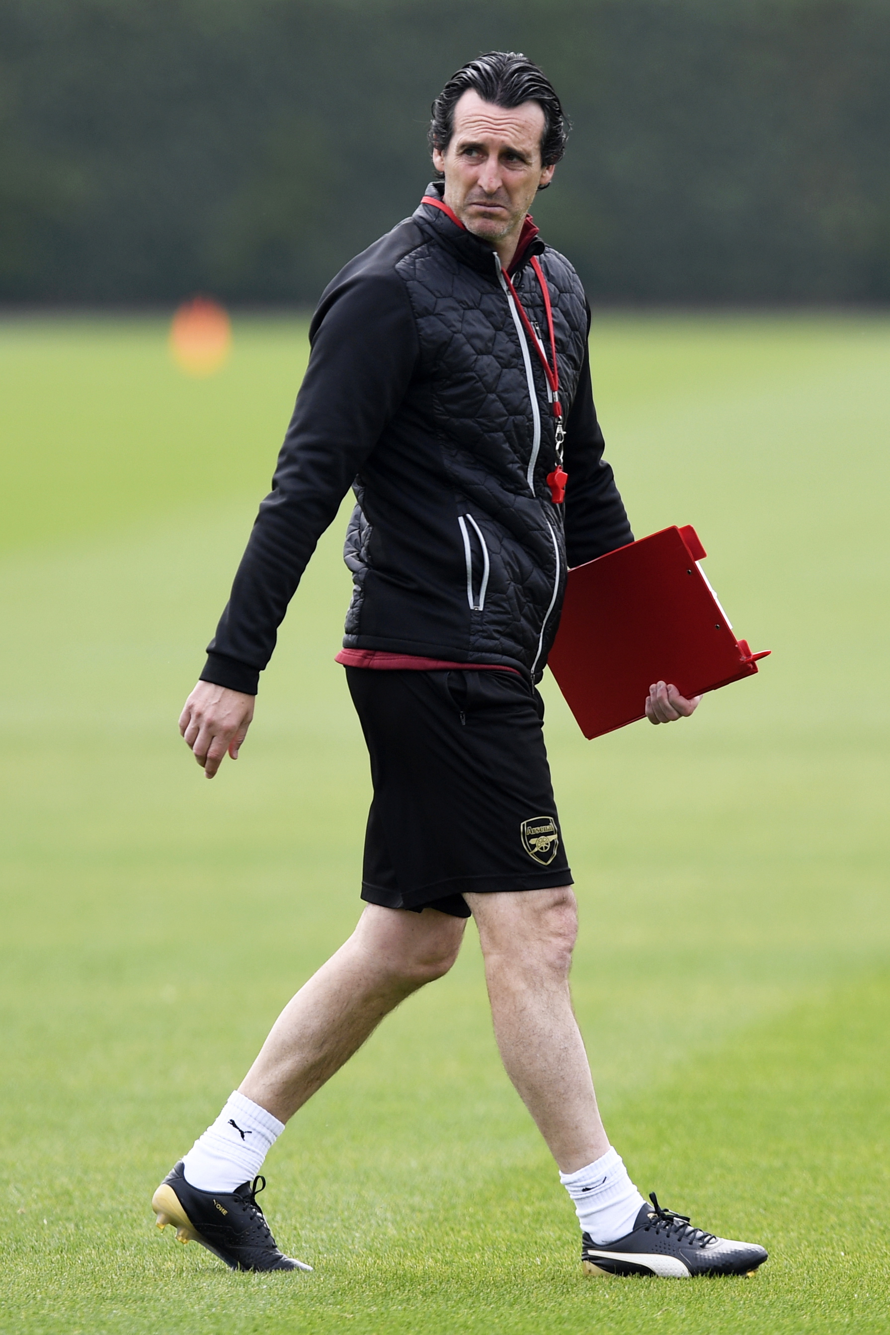 被与贝肯鲍尔比较？凯恩：我从小就喜欢防守，很享受铲球（被拿来与贝肯鲍尔相提并论？凯恩：自幼热爱防守，铲球令我乐在其中）